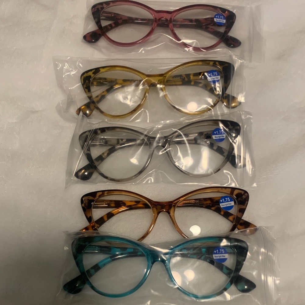 NWOT Stylish Cat-Eye Reading Glasses Set. Strength is 1.75